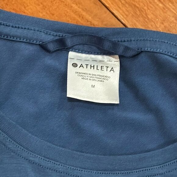 Athleta Air Out Cinch TEE in Blueish Size M - Picture 5 of 12